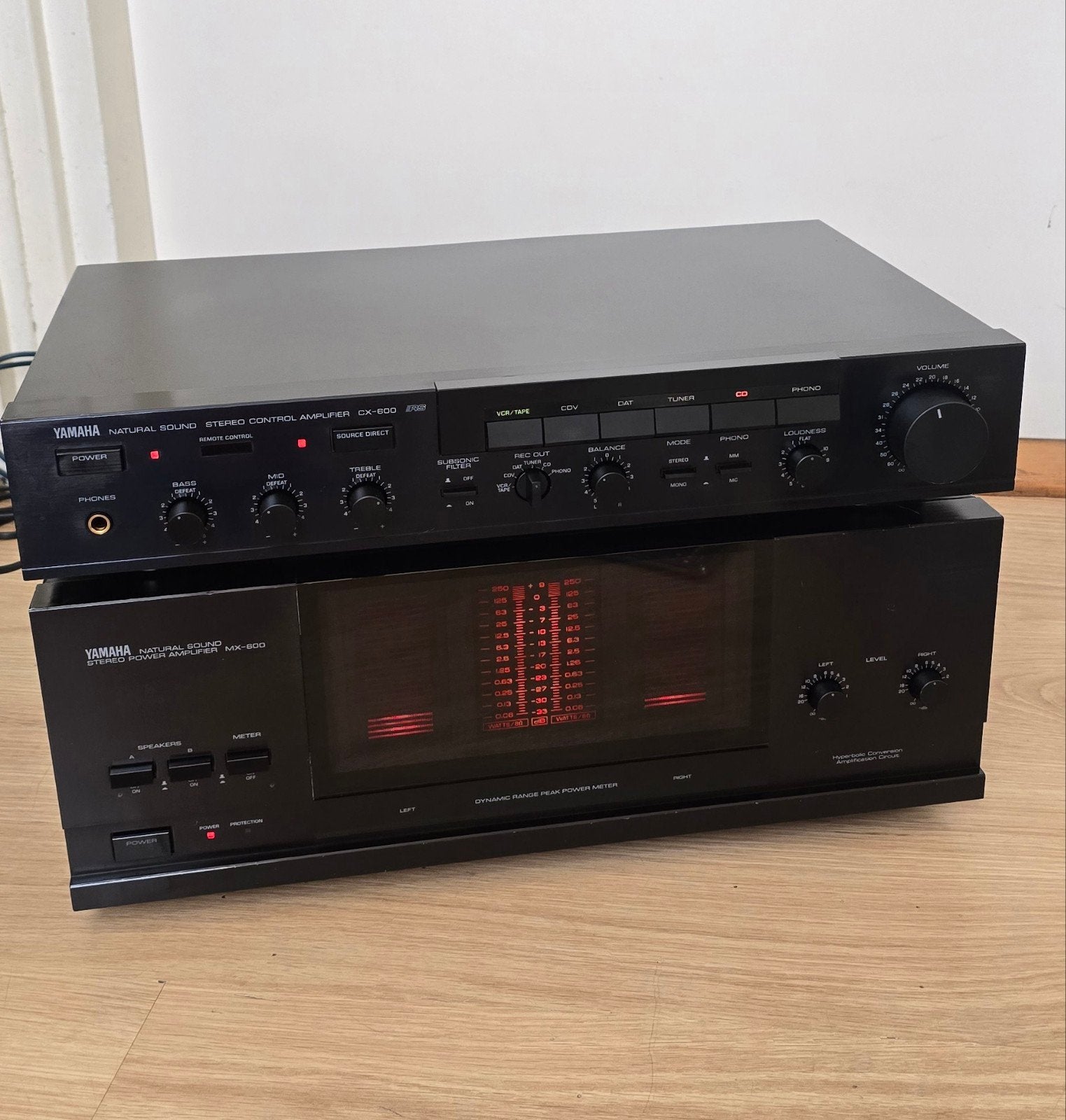 Yamaha CX-600 Voorversterker & MX-600 Eindversterker, Yamaha, Ophalen of Verzenden, Zo goed als nieuw, 120 watt of meer