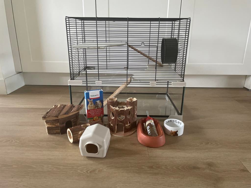 Ferplast hamsterkooi met accessoires, Kooi, Minder dan 75 cm, Zo goed als nieuw, Ophalen