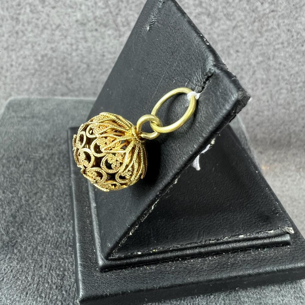 Gouden Hanger Bal Filligrain | 14k | 3,38g | 404763, Gebruikt, Overige voorstellingen, Ophalen of Verzenden, Goud