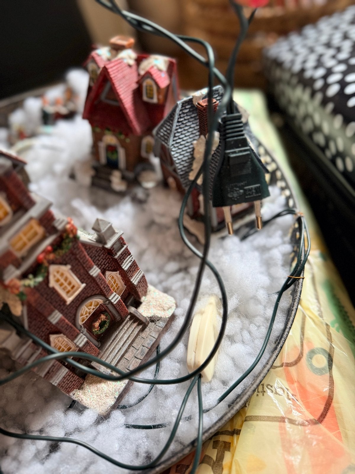 Kersthuisjes op dienblad met verlichting, Ophalen, Zo goed als nieuw