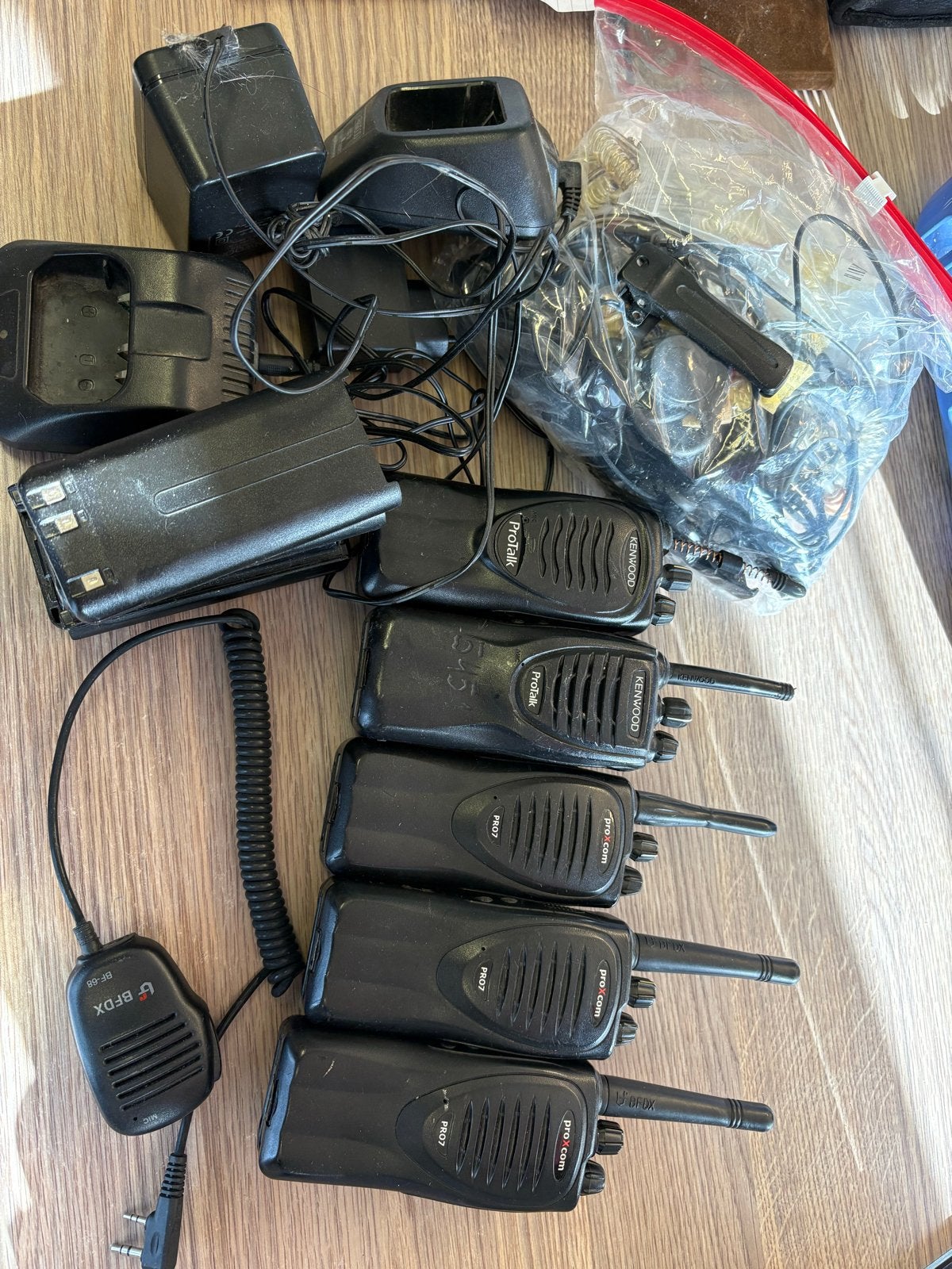 Diverse portofoons en handscanner, incl. oortjes, Gebruikt, Ophalen of Verzenden, Portofoon of Walkie-talkie, Handsfree-functie