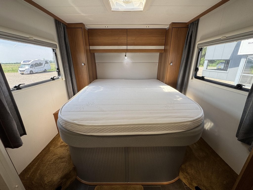 Dethleffs Globe4 7151 Limited Edition Queensbed Hefbed, Arist-Dethleffs-Straße 12, 88316 Isny im Allgäu, Duitsland, Luifel, Standaard zit
