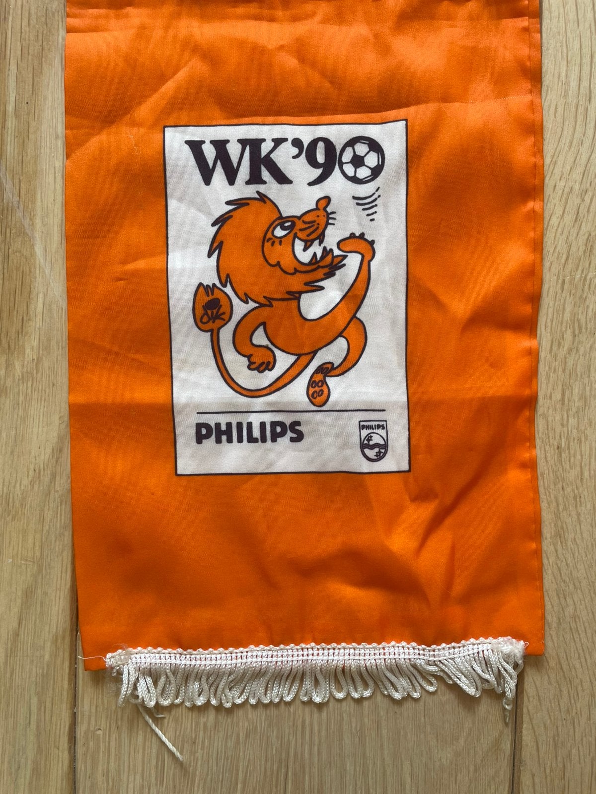 WK’90 Philips oranje sjaaltje / vaantje, Ophalen of Verzenden, Overige binnenlandse clubs, Vaantje of Sjaal