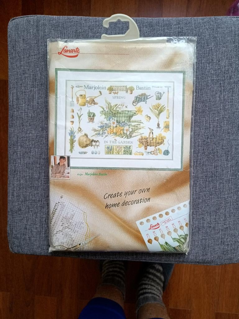 Pakket Lanarte 34289 - Marjolein Bastin - In the Garden, Ophalen of Verzenden, Nieuw, Handborduren, Borduurpakket