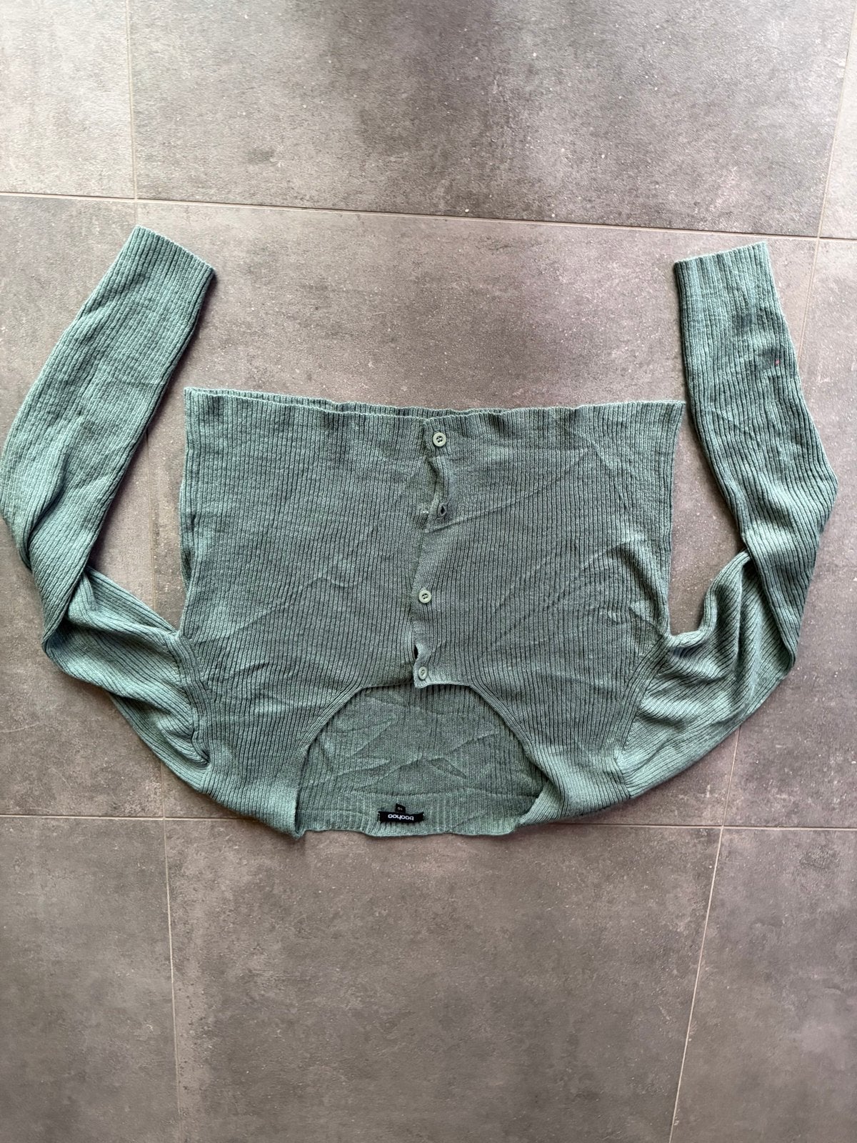Boohoo crop top met lange mouwen en knoopjes, Maat 38/40 (M), Ophalen of Verzenden, Lange mouw, Gedragen