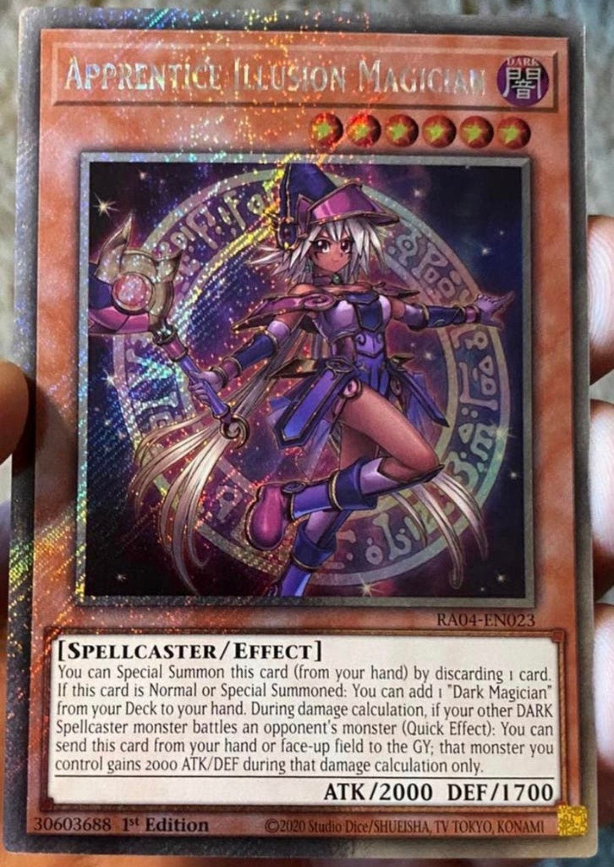 Yu-Gi-Oh! Apprentice Illusion Magician RA04 1st Edition !, Ophalen of Verzenden, Zo goed als nieuw, Losse kaart, Foil