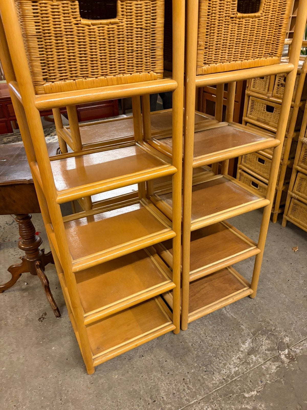 2 rotan/bamboe stellingkasten €50,- p.s, Ophalen, ., Zo goed als nieuw, .
