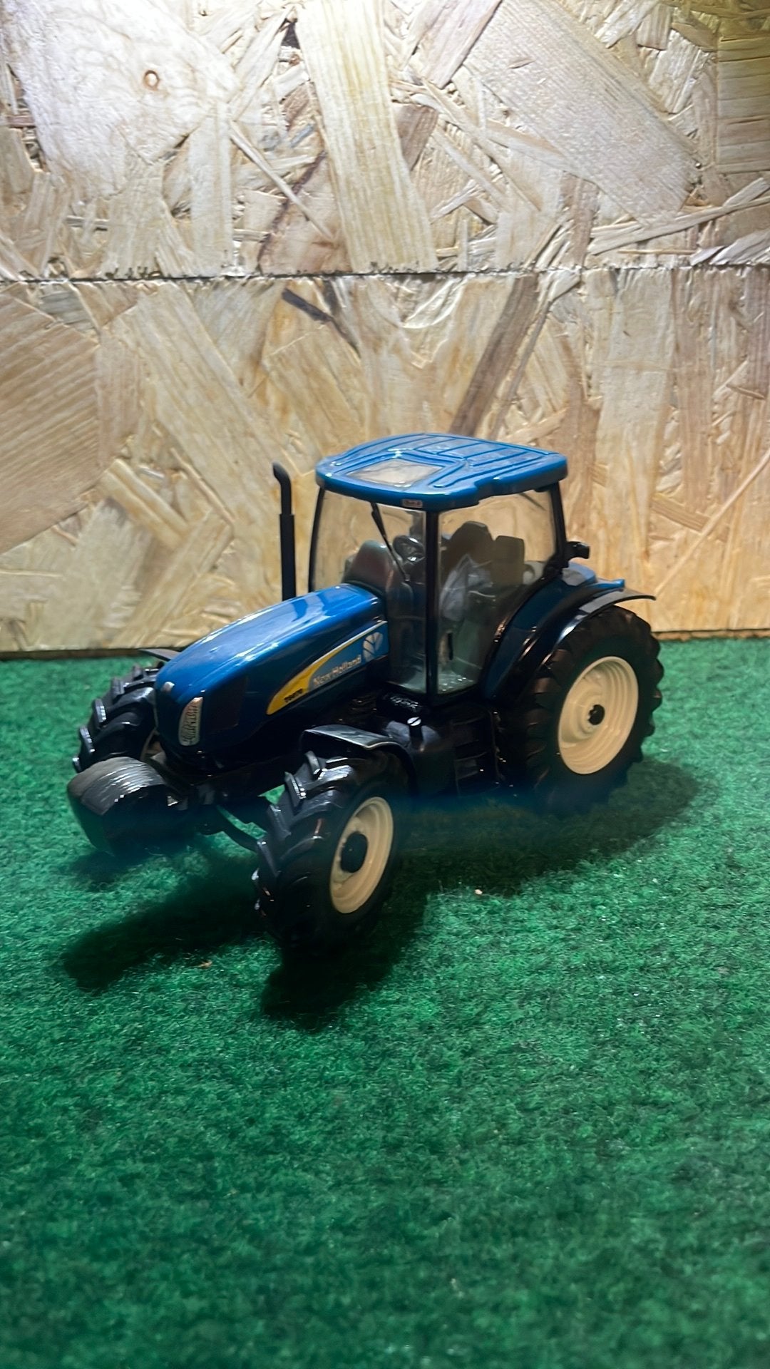 Ertl new holland T7070, Ophalen of Verzenden, Zo goed als nieuw, Tractor of Landbouw, ERTL