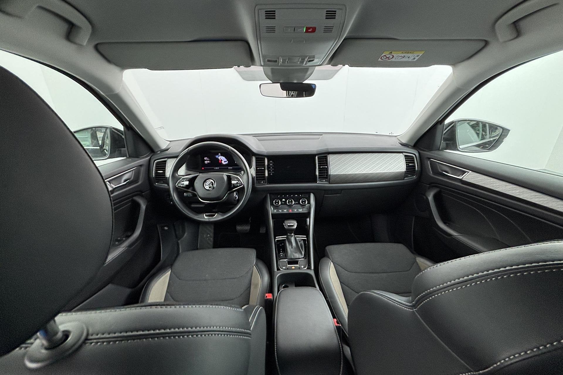 Skoda Kodiaq 1.5 TSI Business Edition Plus Zakelijk comfort, Auto's, 4 cilinders, 150 pk, Leder en Stof, Zwart
