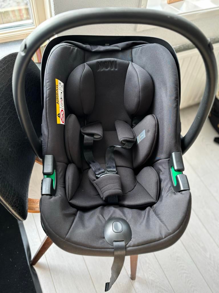 Novi baby autostoel met isofix - Nieuwstaat, Ophalen, Zo goed als nieuw, Isofix, 0 t/m 13 kg