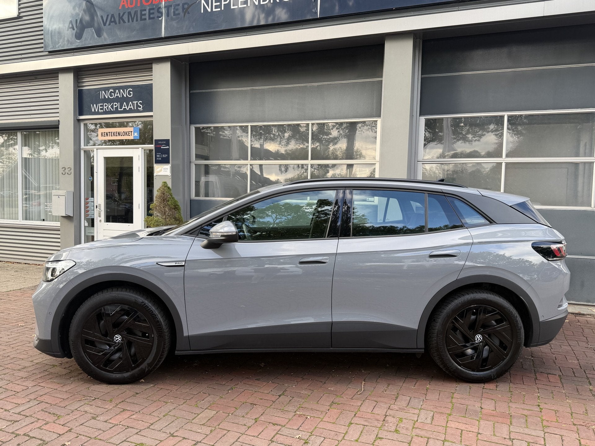 Volkswagen ID.4 Pro 77 kWh SOH 95% KM 92.124 Dealer onderhou, Auto's, Automaat, Dealer onderhouden, Gebruikt, Zwart