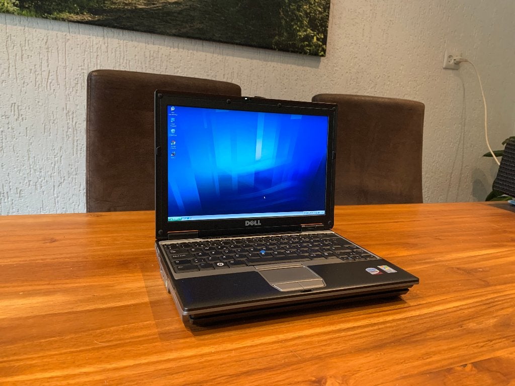 Nette 12 inch Dell Windows XP laptop - met docking. Accu OK, Computers en Software, Gebruikt, HDD, Minder dan 4 GB, 60 GB