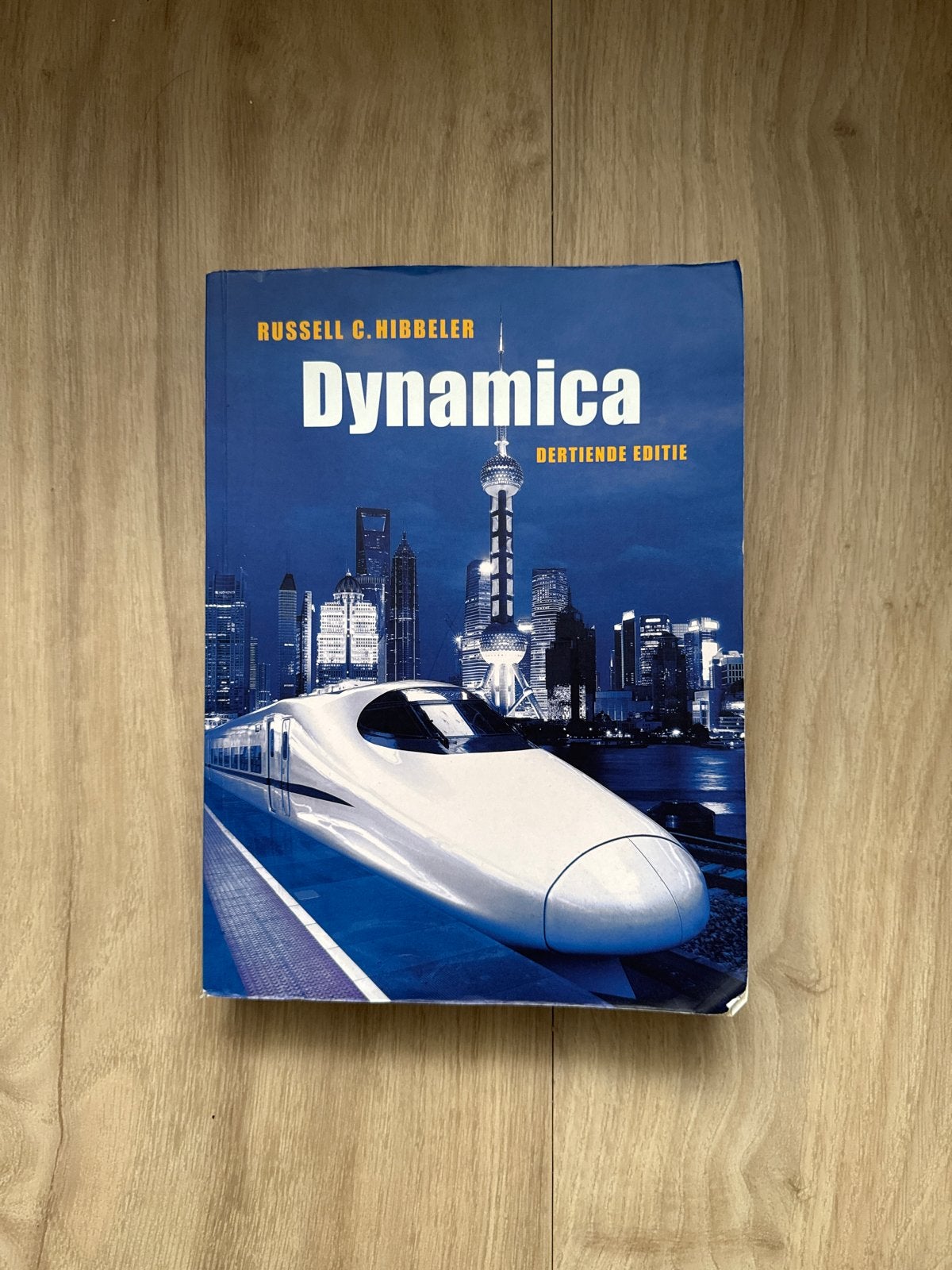 Dynamica - Russell C. Hibbeler (Dertiende editie), Ophalen of Verzenden, Beta, Gelezen, HBO