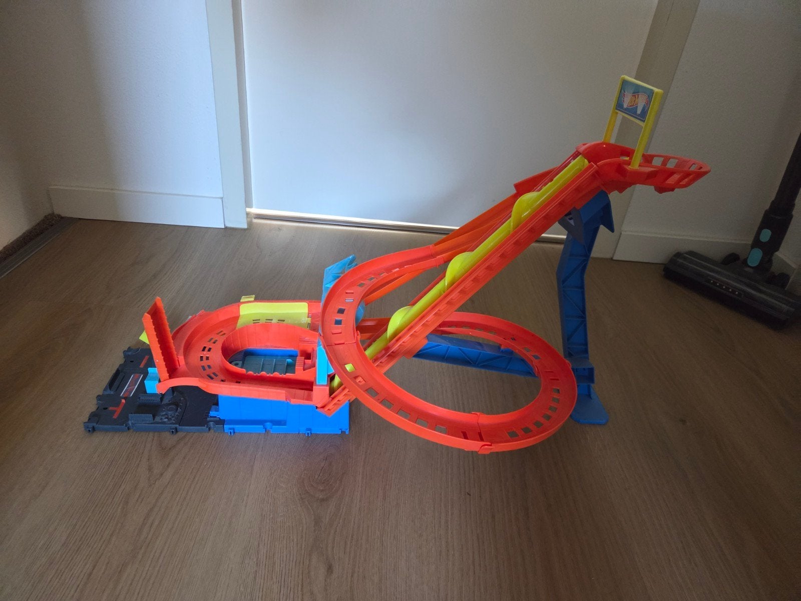 Grote Hot Wheels Speelset met diverse banen en accessoires, Ophalen of Verzenden, Zo goed als nieuw