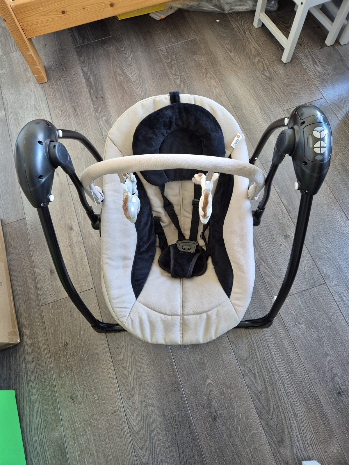 Automatische schommelstoel Qute Q-swing, Overige merken, Schommelstoel, Zo goed als nieuw, Met gordel(s) of riempje(s)