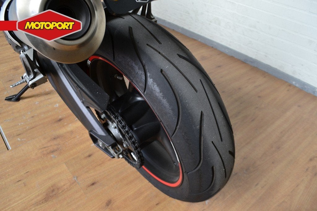 Ducati MONSTER 696 ABS (bj 2008), Motoren, Motoren | Ducati, Bedrijf, Ducati North Europe BV, Naked bike, Oranjelaan 64
2382 VE  Zoeterwoude-Rijndijk