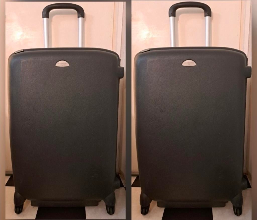 Twee Samsonite koffer 4 wielen cijferslot 75 cm adres label, Hard kunststof, 45 tot 55 cm, Ophalen of Verzenden, Zo goed als nieuw