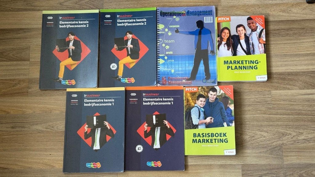 Boekenpakket Bedrijfseconomie & Marketing MBO Niveau 3/4, Boeken, Ophalen, Zo goed als nieuw, Economie en Marketing