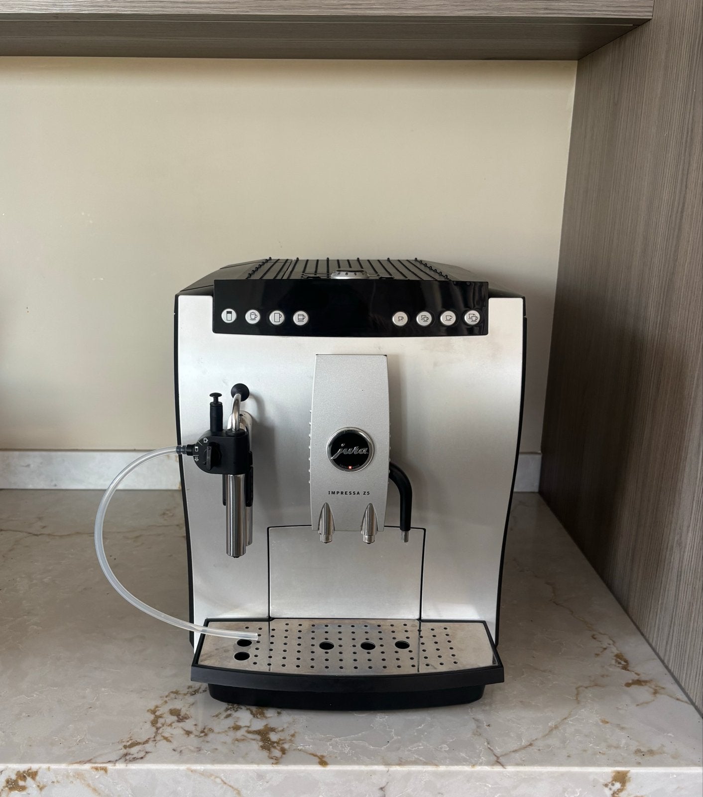 Jura Impressa Z5 – Volledig Gereviseerd – 3 Mnd Garantie!, Ophalen, Afneembaar waterreservoir, 10 kopjes of meer, Koffiemachine