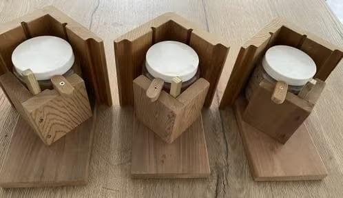 Te koop 3 stuks nieuwe hardhouten pinda pot houders met pot., Ophalen of Verzenden, Nieuw