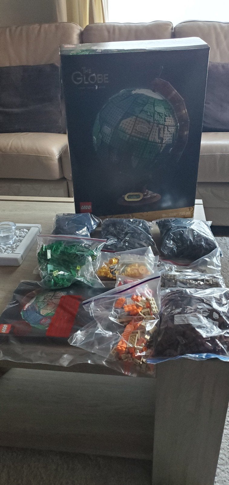 Lego 21332 The Globe wereldbol

Met doos en boekje.
Gesortee, Kinderen en Baby's, Speelgoed | Duplo en Lego, Ophalen of Verzenden