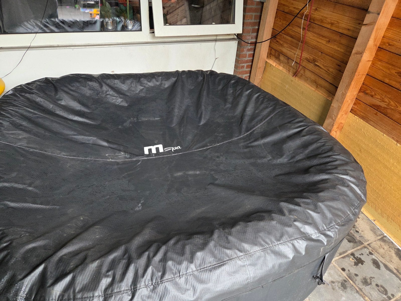 MSpa opblaasbare jacuzzi met afdekzeil, Ophalen of Verzenden, Gebruikt, Afdekzeil, Opblaasbaar