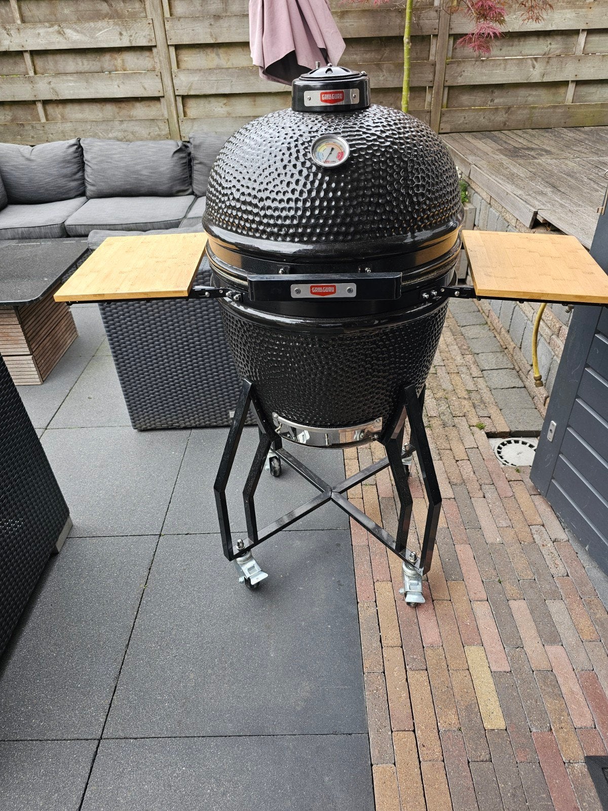 GrillGuru Large de zwarte uitvoering., Tuin en Terras, Houtskoolbarbecues, Ophalen
