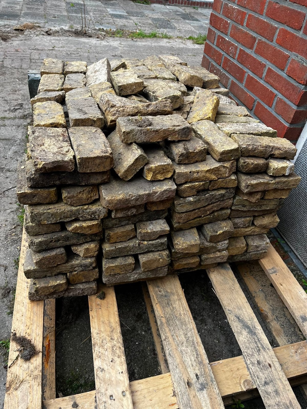 Oude Friese Geeltjes Stenen - Hele en Halve, Ophalen, Gebruikt, Bakstenen