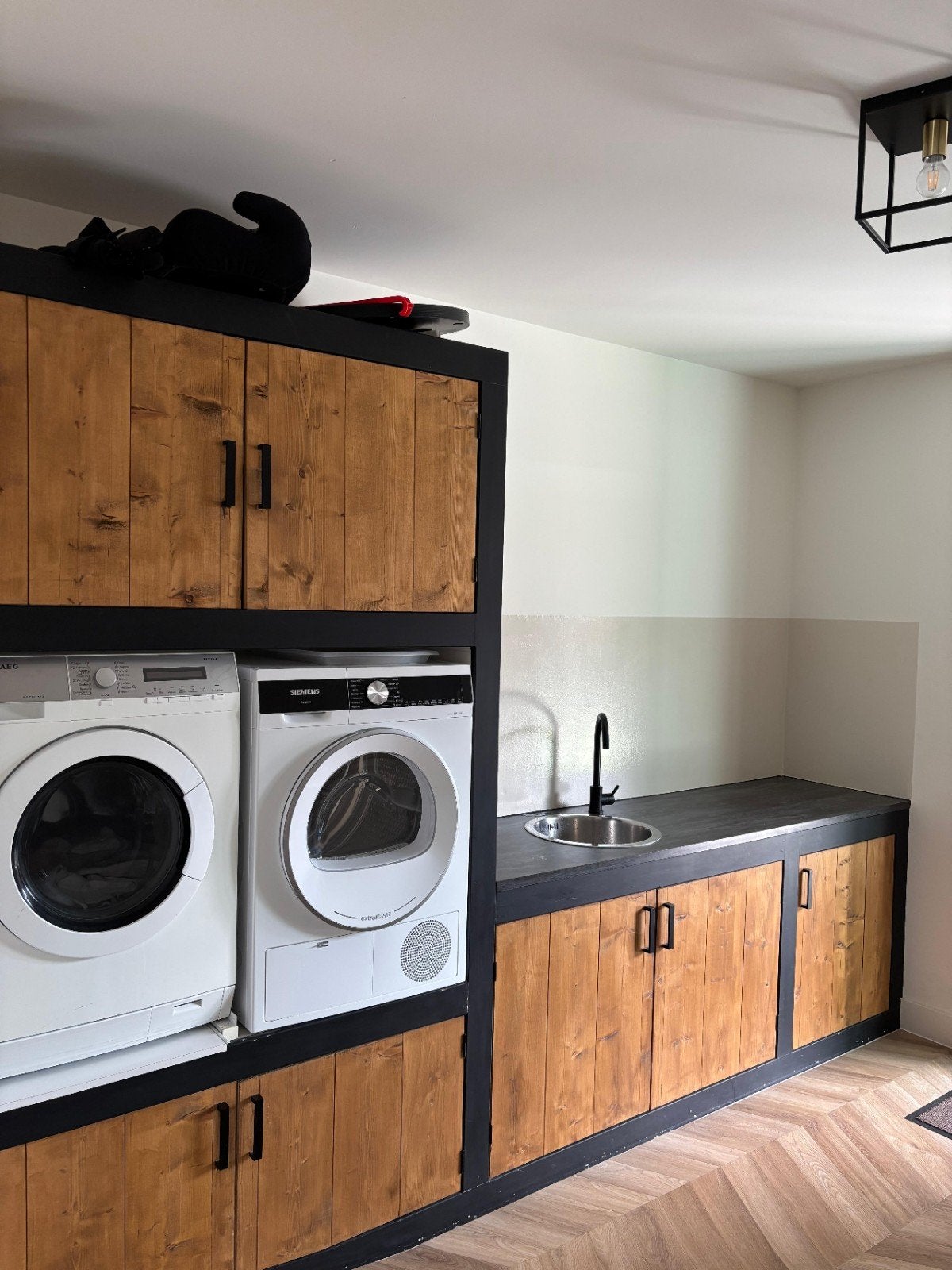 Handgemaakte wasruimte kast en wasbak., Huis en Inrichting, Ophalen