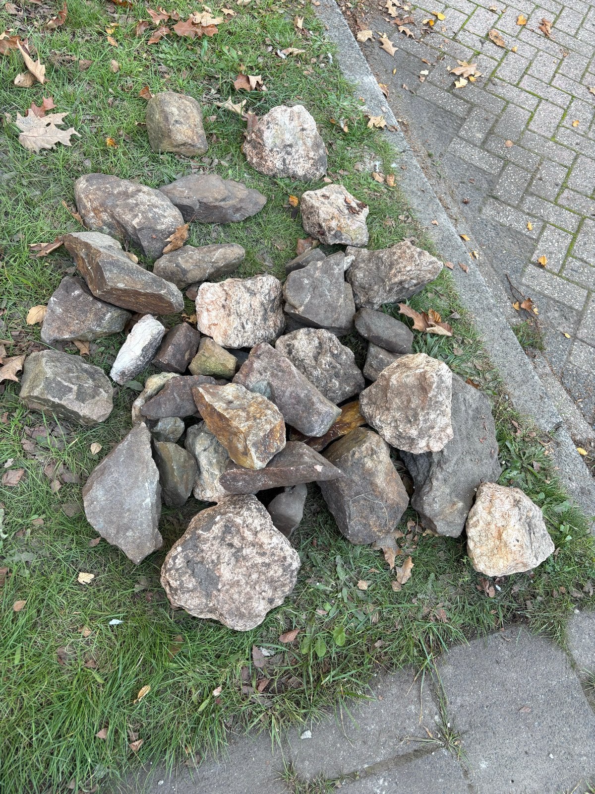Diverse natuurstenen rotsen en keien voor tuin of decoratie, Tuin en Terras, Ophalen, Overige materialen, Gebruikt, Kei