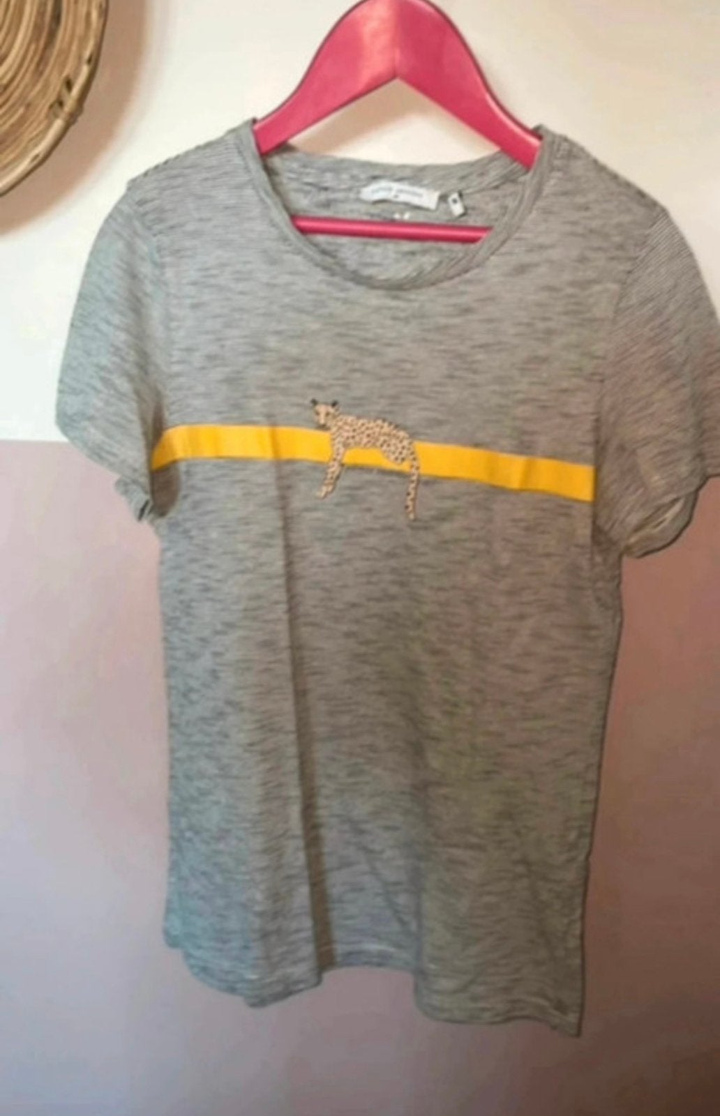 Distrikt Norrenberg shirt maat xs, Kleding | Dames, T-shirts, Zo goed als nieuw, Maat 34 (XS) of kleiner, Grijs, Korte mouw, Ophalen of Verzenden