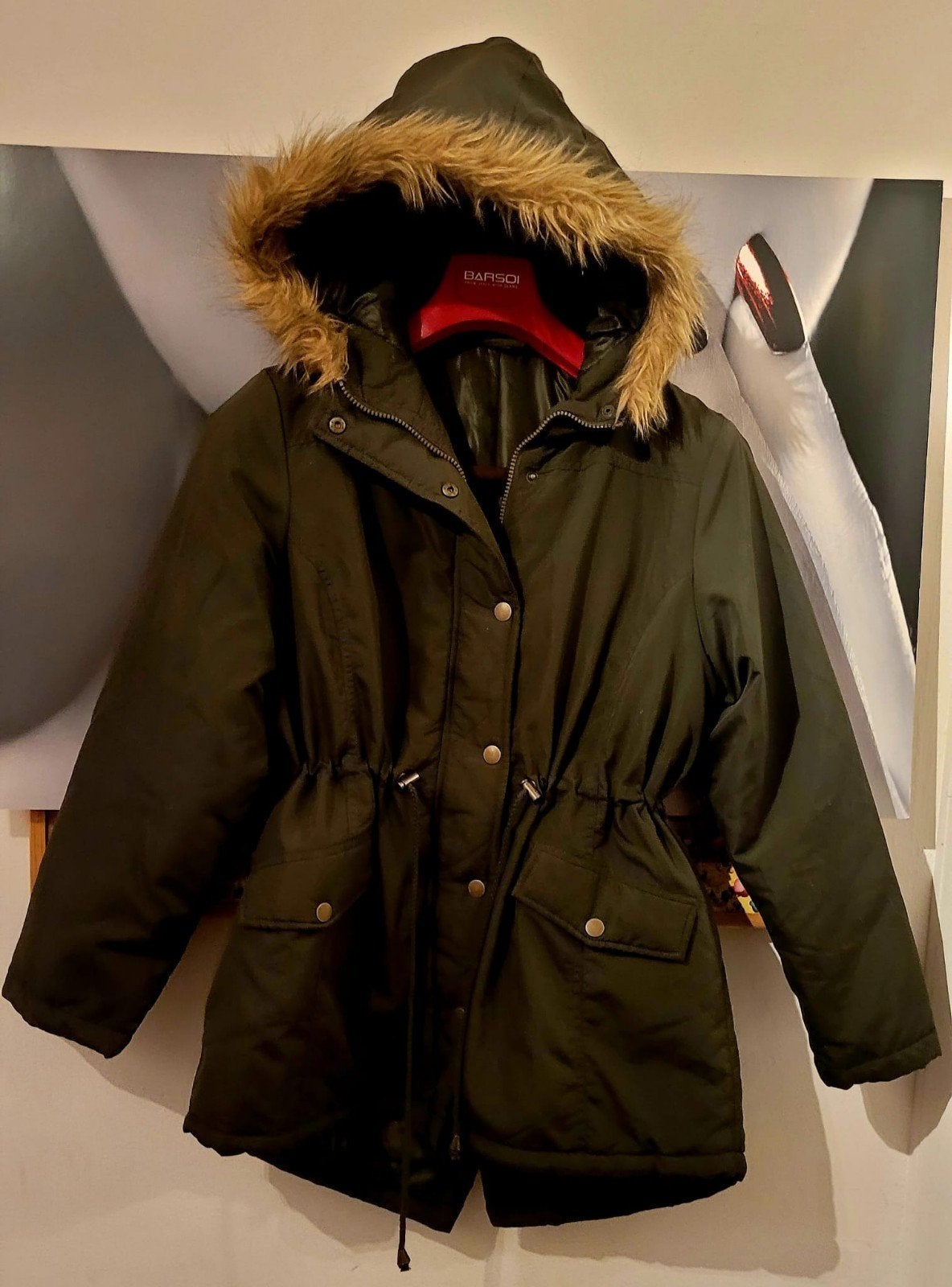 Groene winterjas met capuchon en imitatiebont, maat 44, Ophalen of Verzenden, Zo goed als nieuw, Maat 42/44 (L), Groen