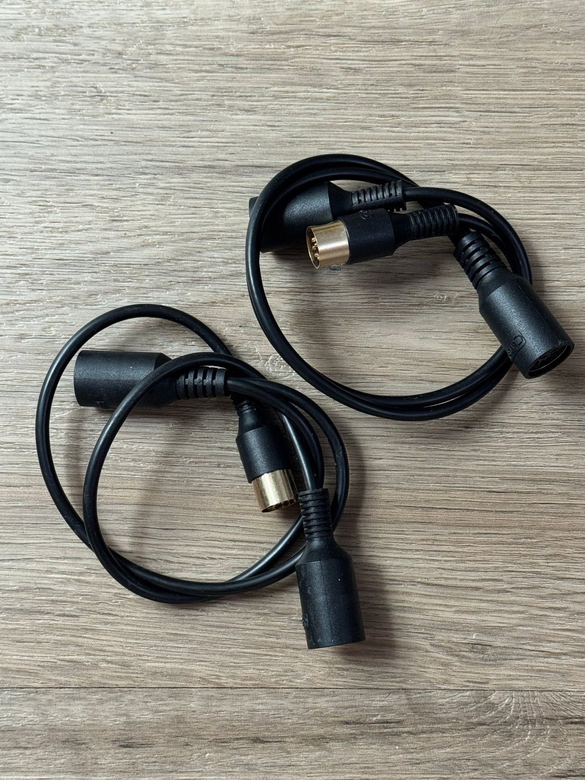 2x B&O Powerlink DIN8 splitters (30cm), Audio, Tv en Foto, Audiokabels en Televisiekabels, Ophalen of Verzenden, Nieuw, Minder dan 2 meter