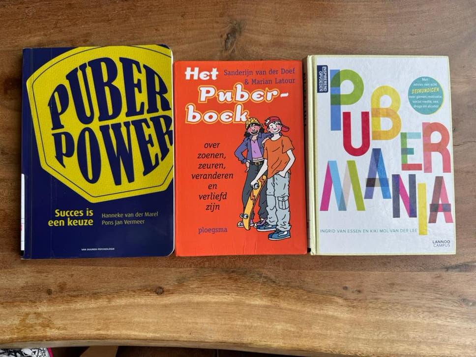 Set van 3 puberboeken: Puber Power, Het Puberboek, PuberMani, Boeken, Ophalen of Verzenden, Zo goed als nieuw, Non-fictie