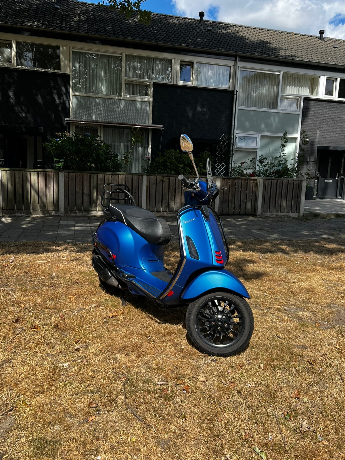 VESPA SPRINT 2020 - Goed onderhouden, Fietsen en Brommers, Scooters | Vespa, Ophalen, Overige modellen, Maximaal 45 km/u, Zo goed als nieuw