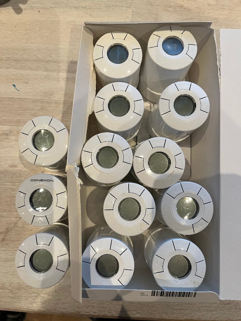 13 stuks POPP / Danfoss Slimme Radiator knop Z-wave, Ophalen of Verzenden, Slimme thermostaat, Gebruikt