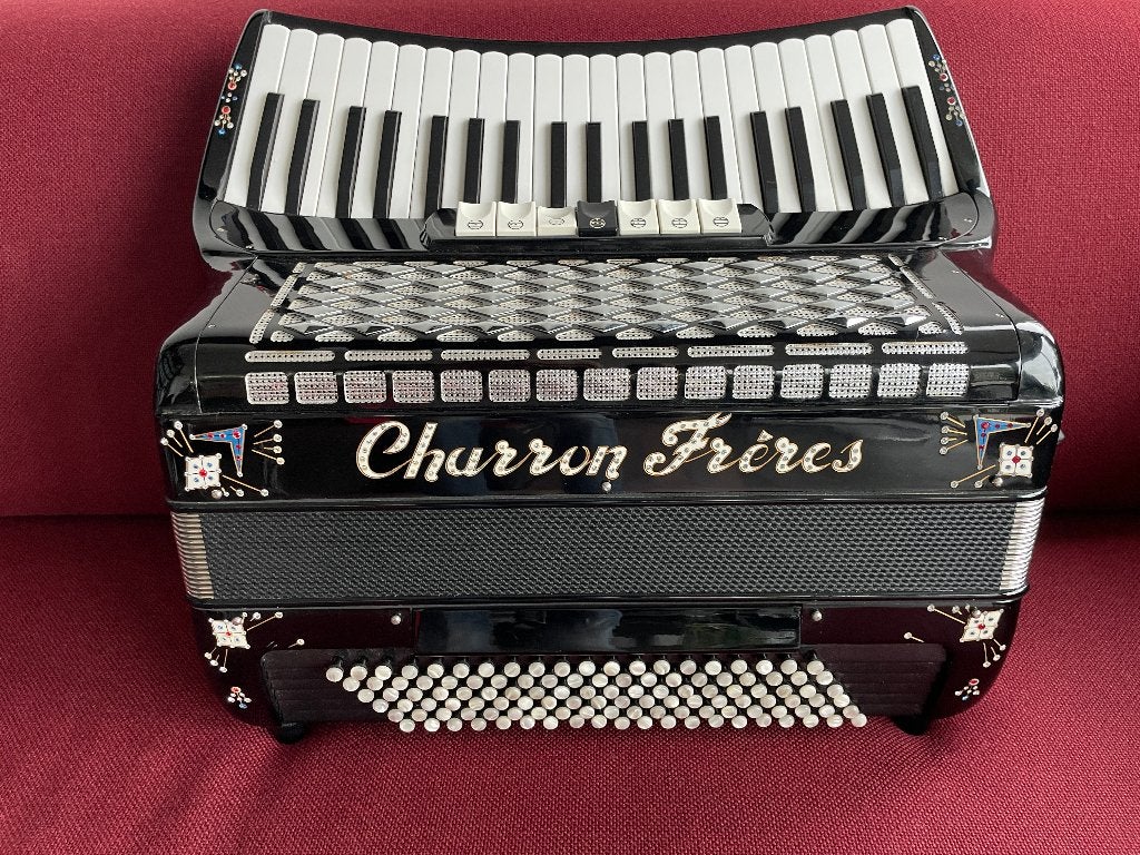 Charron Frères waaierklavier accordeon.4 korig.Musette .Top, Muziek en Instrumenten, Met koffer, 120-bas, Toetsaccordeon, Ophalen of Verzenden