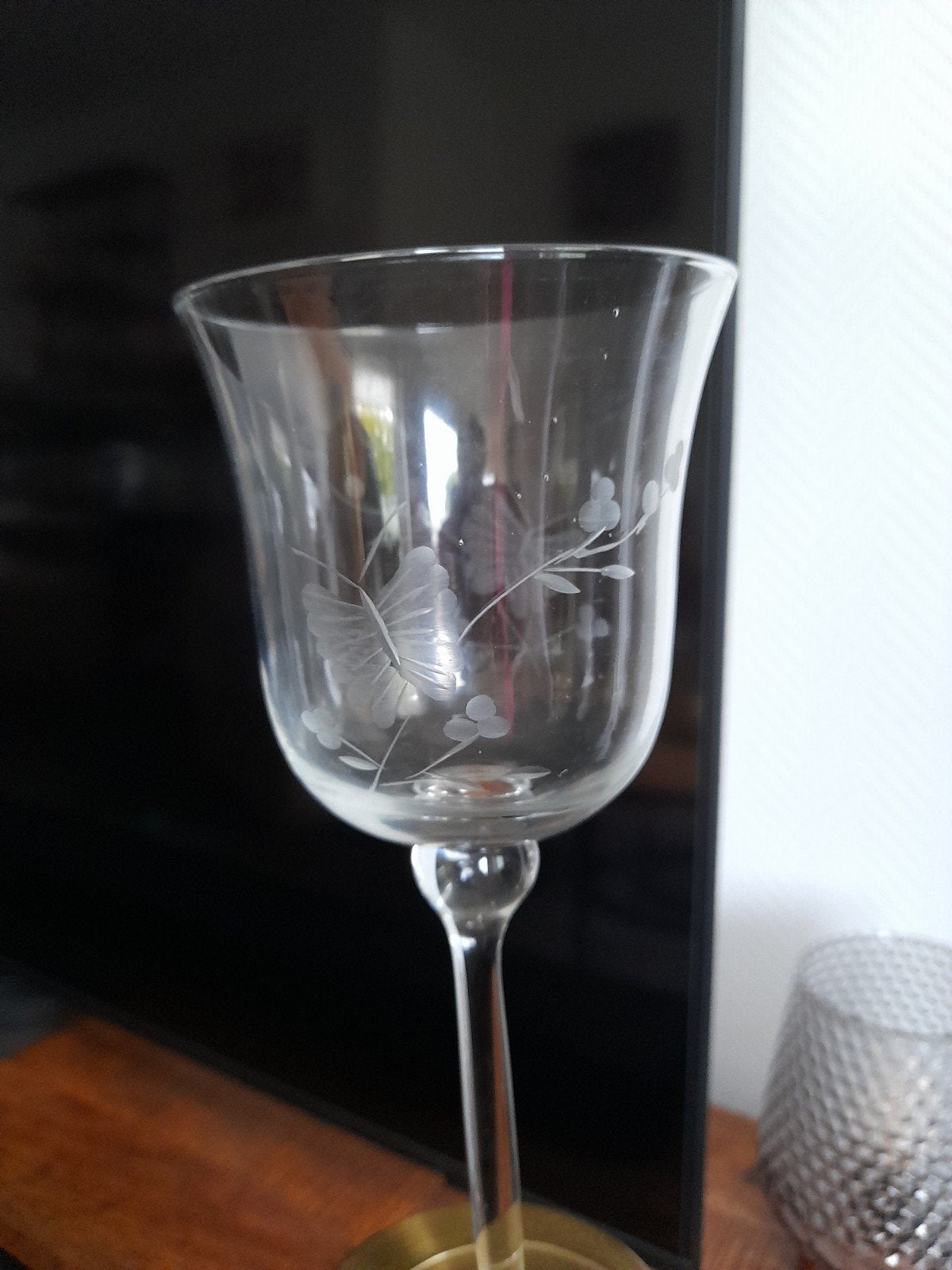 Nieuw 6 prachtige wijnglazen met vlinder op hoog voetje, Ophalen, Nieuw, Overige typen