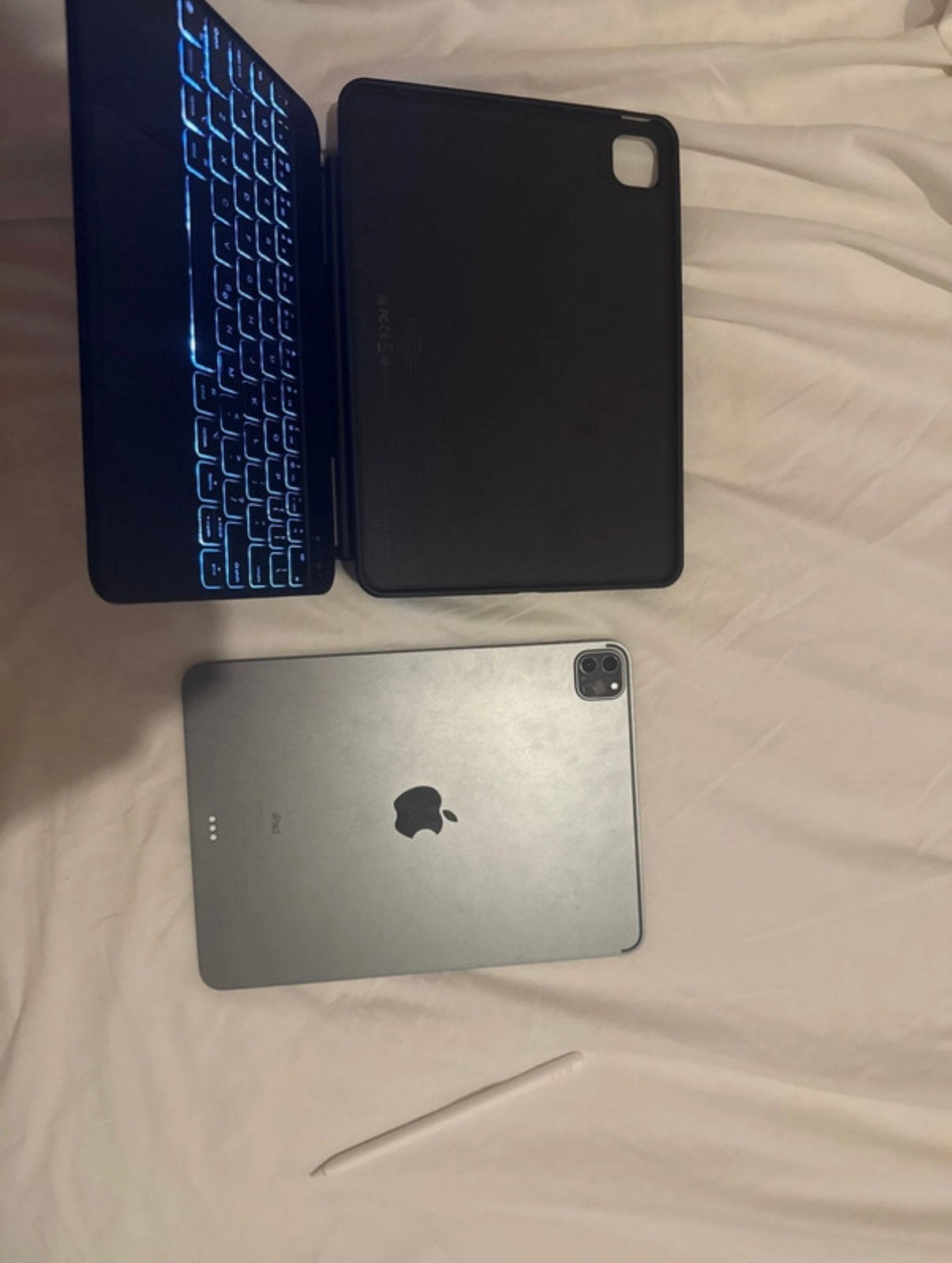 iPad Pro M1 11 inch 256GB met Magic Keyboard en Pencil, 11 inch, Ophalen of Verzenden, Zo goed als nieuw, Apple iPad Pro