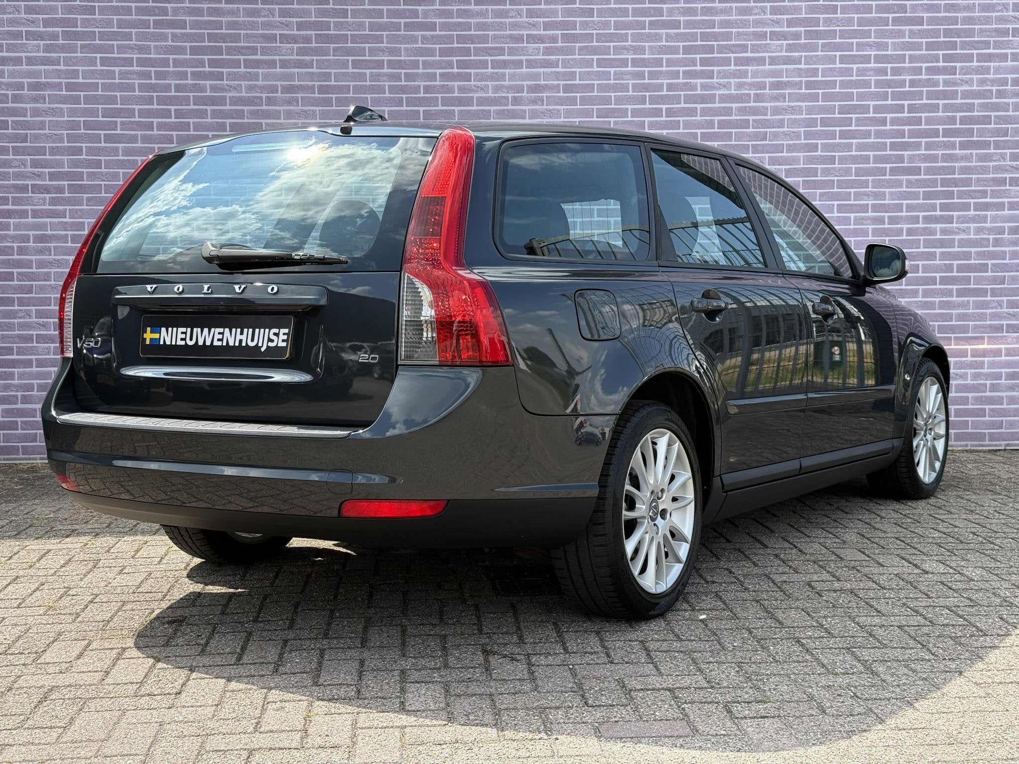 Volvo V50 2.0 Sport | Navigatie | Bluetooth | Parkeersensore, Gebruikt, Zwart, 4 cilinders, 1283 kg