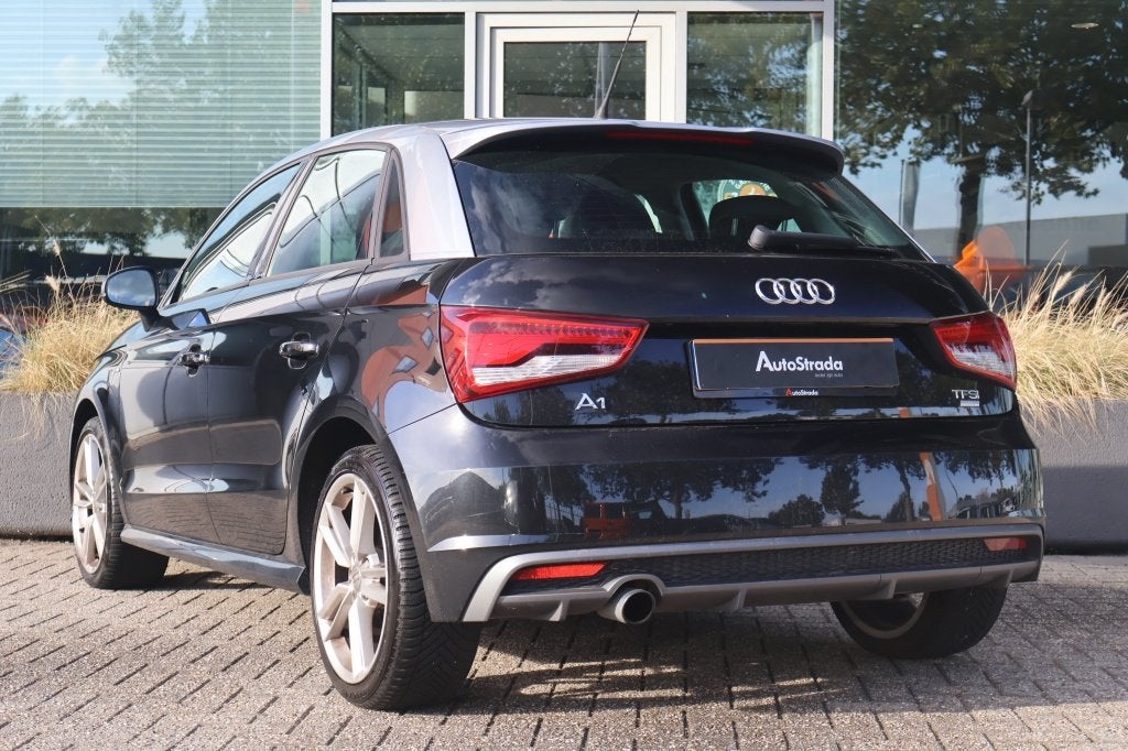 Audi A1 1.0 TFSI 95pk Design (bj 2017), Auto's, Keurmerk '100% Onderhouden', Stof, Zwart, 95 pk