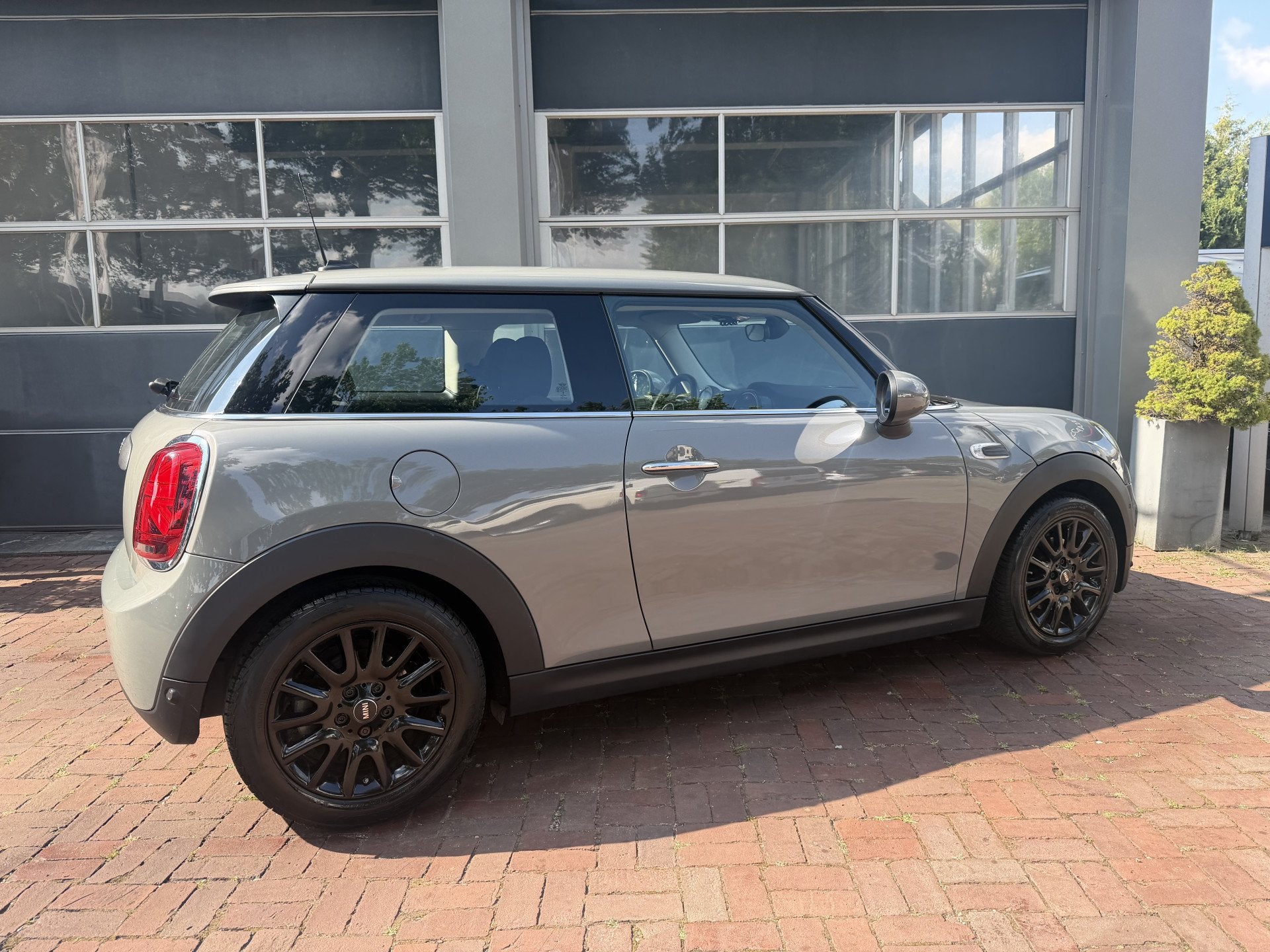 MINI 3-deurs 1.5 One Pepper Bj 2018 Km 105.000 Nap 1e eigena, Voorwielaandrijving, Stof, Gebruikt, 4 stoelen