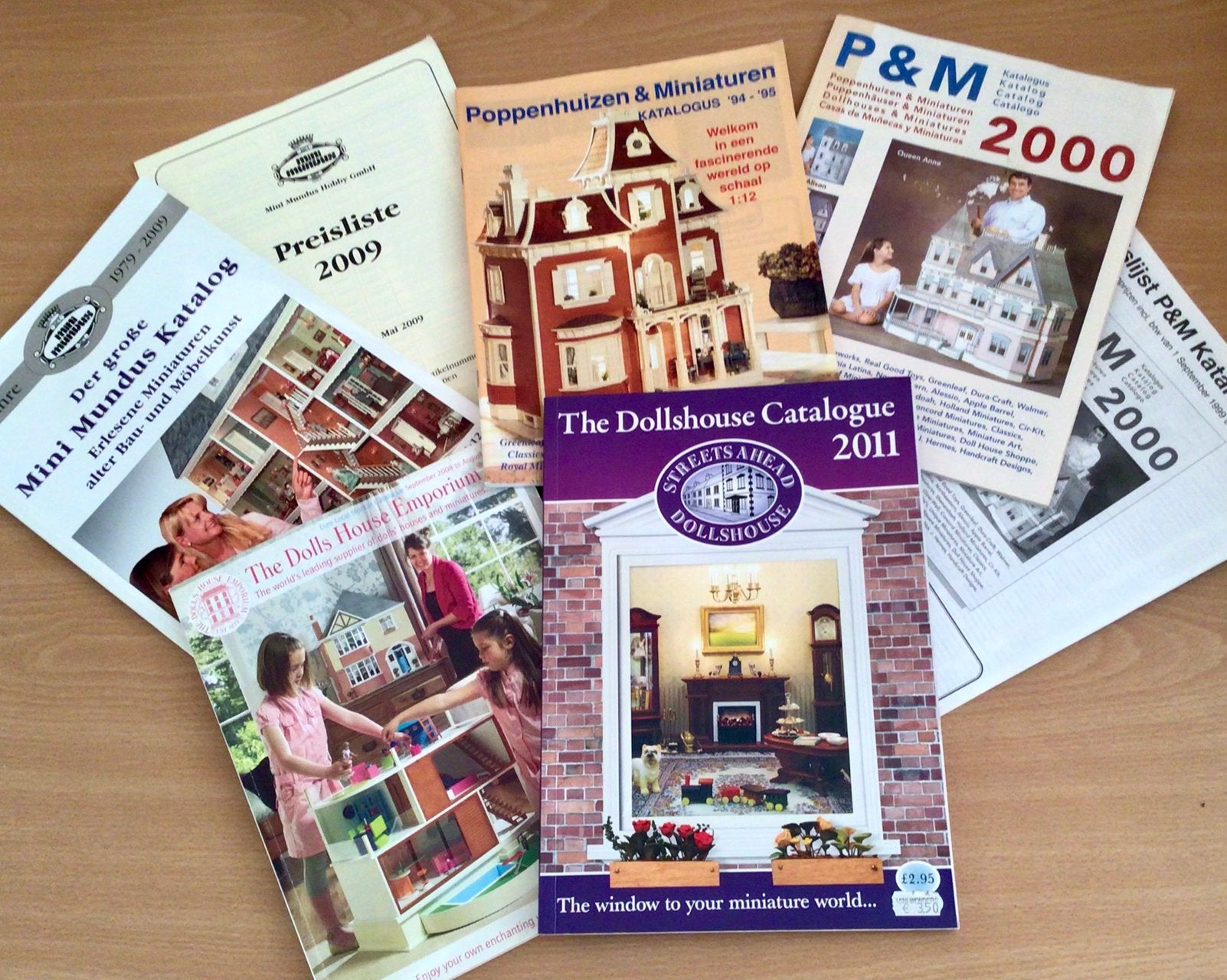 Set van 5 vintage poppenhuis catalogussen, Verzamelen, Ophalen of Verzenden, Gebruikt, Overige typen