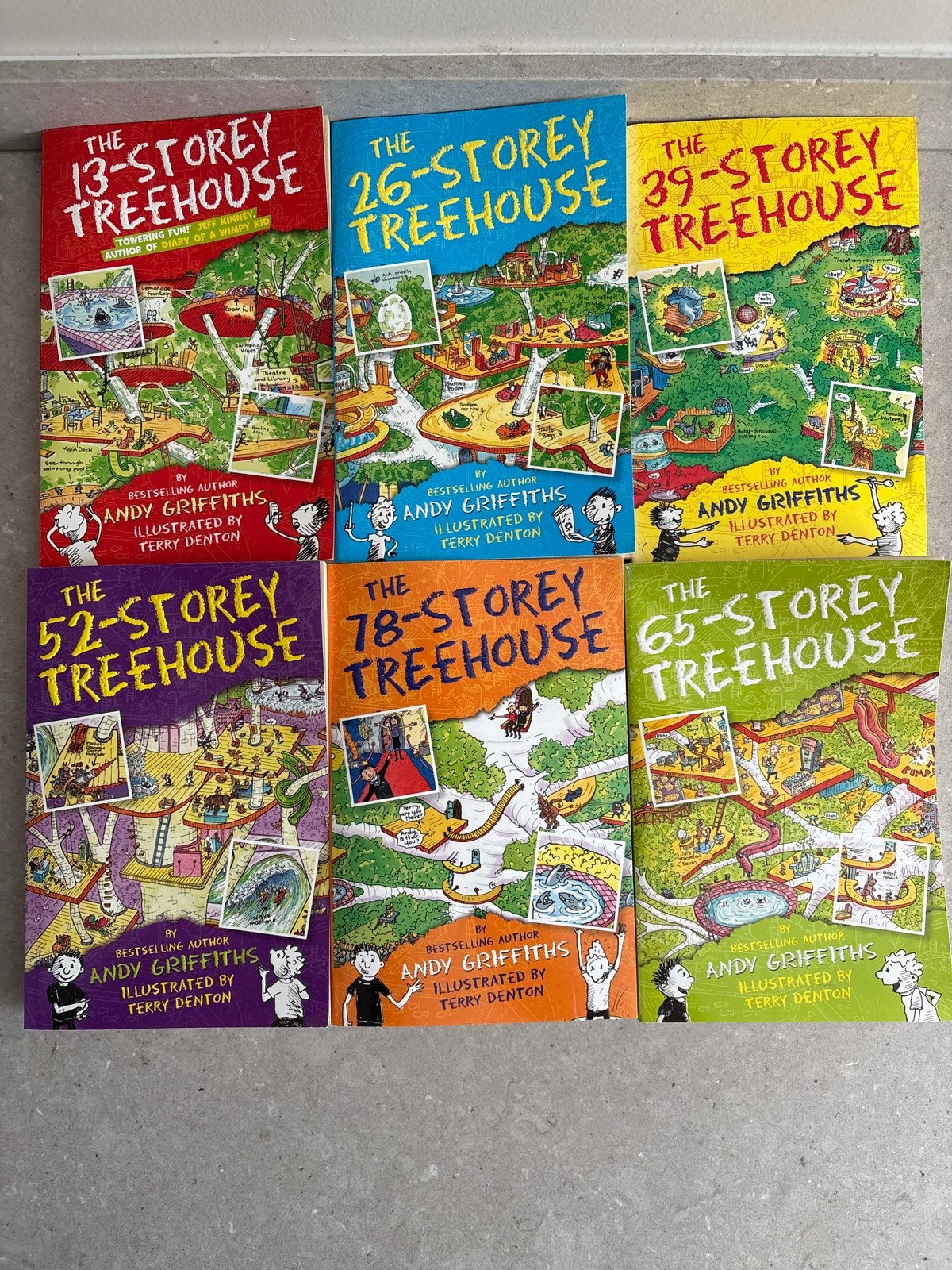 De Waanzinnige Boomhut serie - 6 boeken van Andy Griffiths, Ophalen of Verzenden, Gelezen, Fictie
