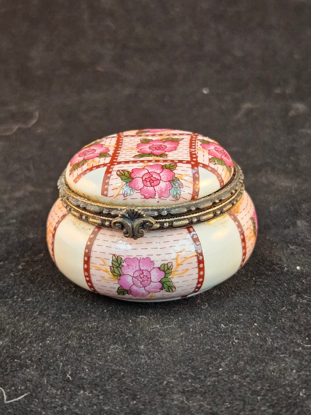 Vintage Porseleinen Pillendoosje - Porcelain Art, Ophalen of Verzenden