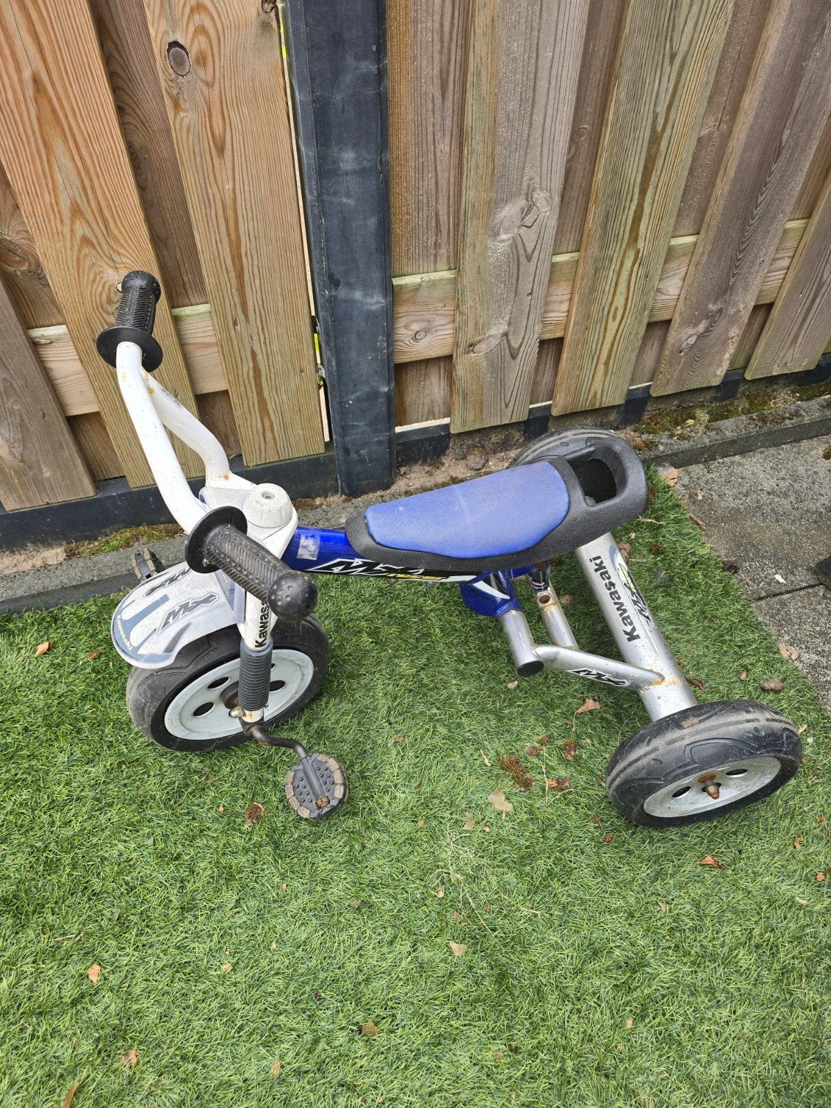 Kawasaki driewieler loopfiets voor kinderen, Kinderen en Baby's, Speelgoed | Buiten | Voertuigen en Loopfietsen, Ophalen, Gebruikt