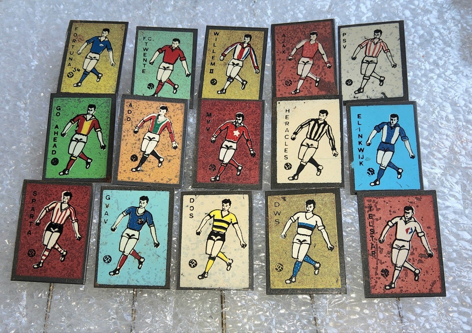 15 Vintage Voetbal Speldjes - Diverse Clubs, Verzamelen, Ophalen of Verzenden, Gebruikt, Sport, Speldje of Pin