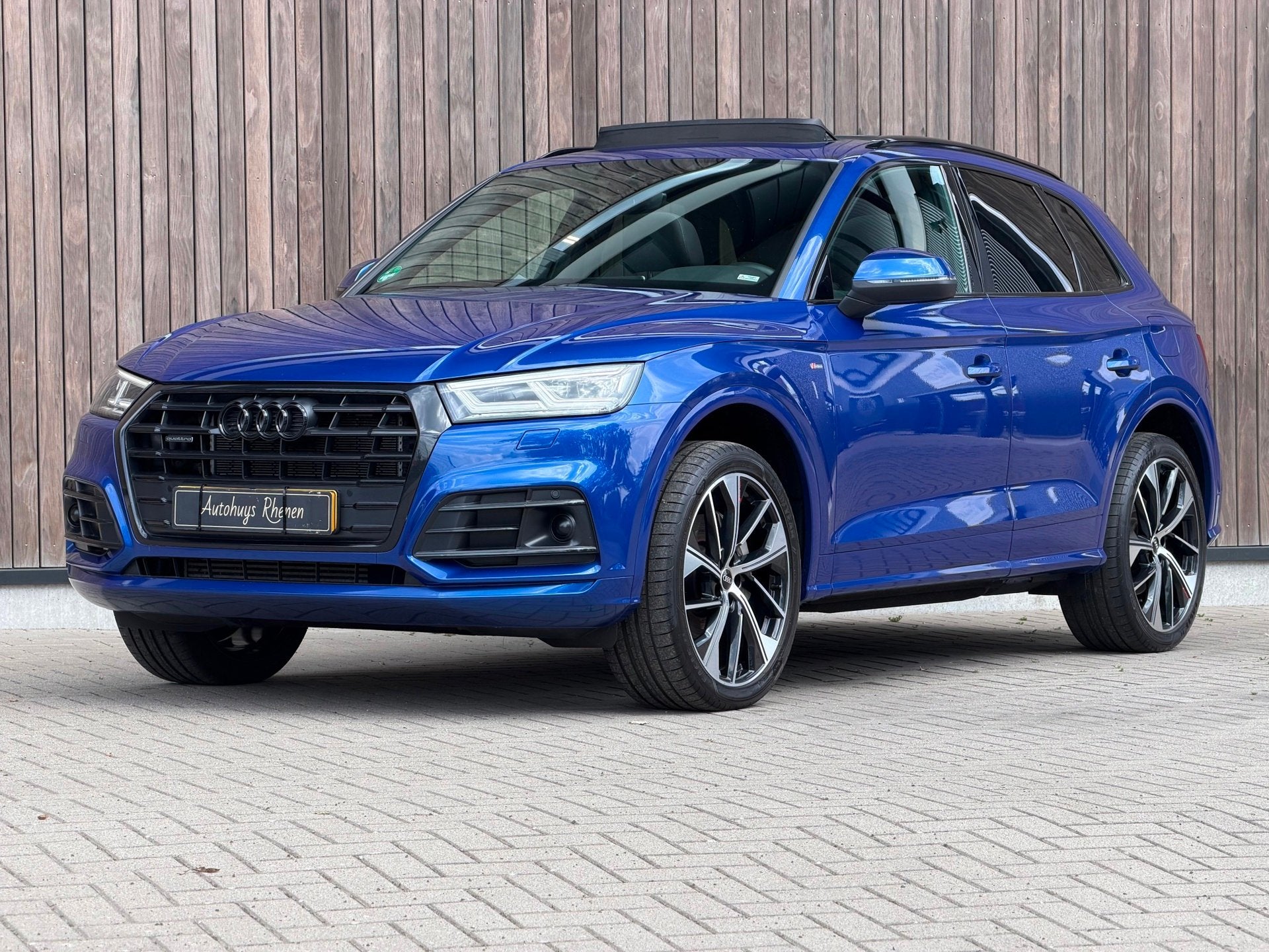 Audi Q5 55 TFSI e quattro S-Line / Pano / ACC / Dodehoek /, Auto's, Audi, Automaat, Zwart, 4 cilinders, Blauw
