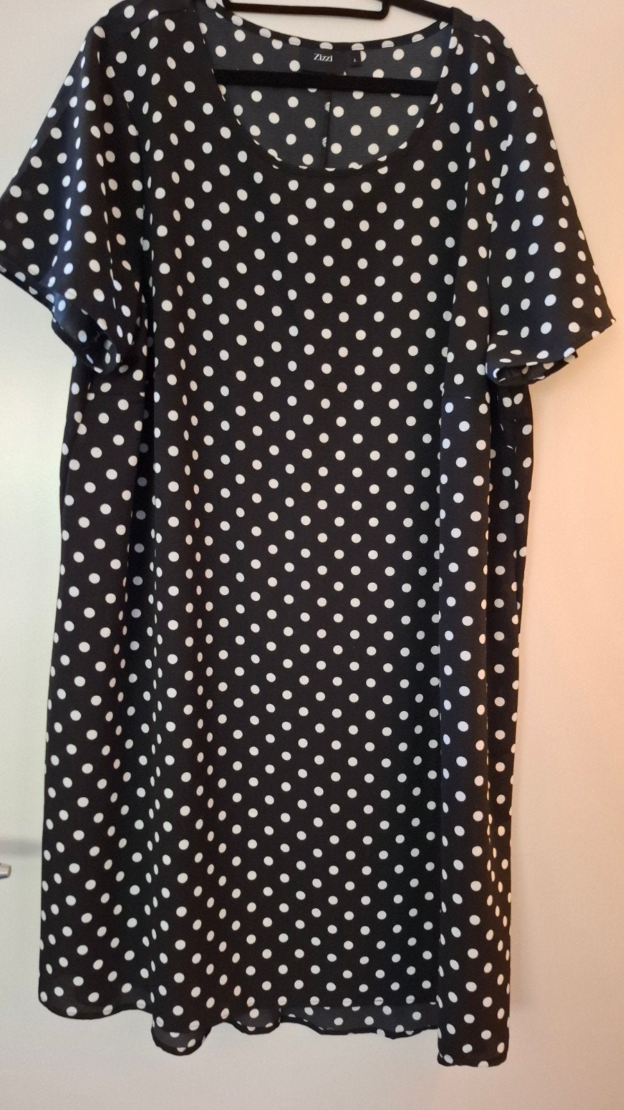 Zizzi Zwarte Jurk met Witte Stippen Maat L (50/52), Zizzi, Zwart, Maat 46/48 (XL) of groter, Ophalen of Verzenden