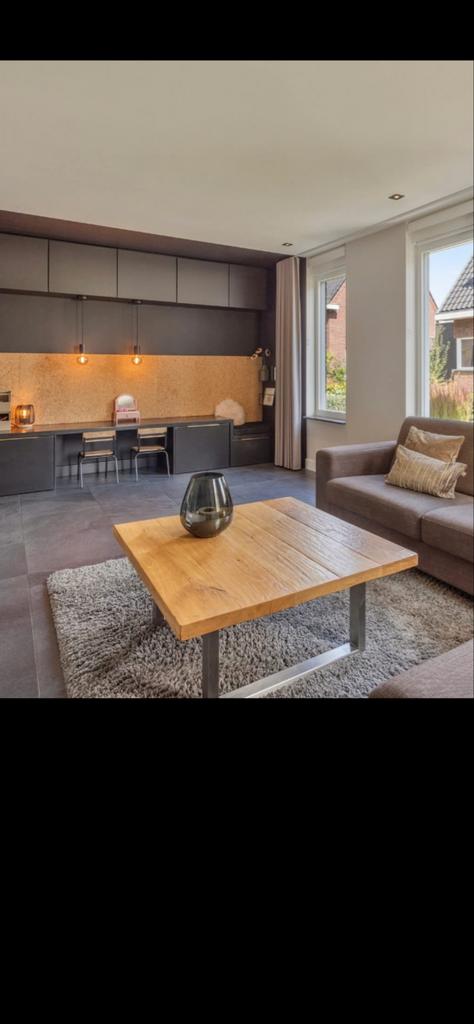 Massief eiken eettafel (3m) met 8 leren Goossens stoelen, Ophalen